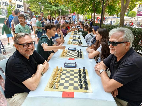 Jugadores calentando antes del Torneo Blitz