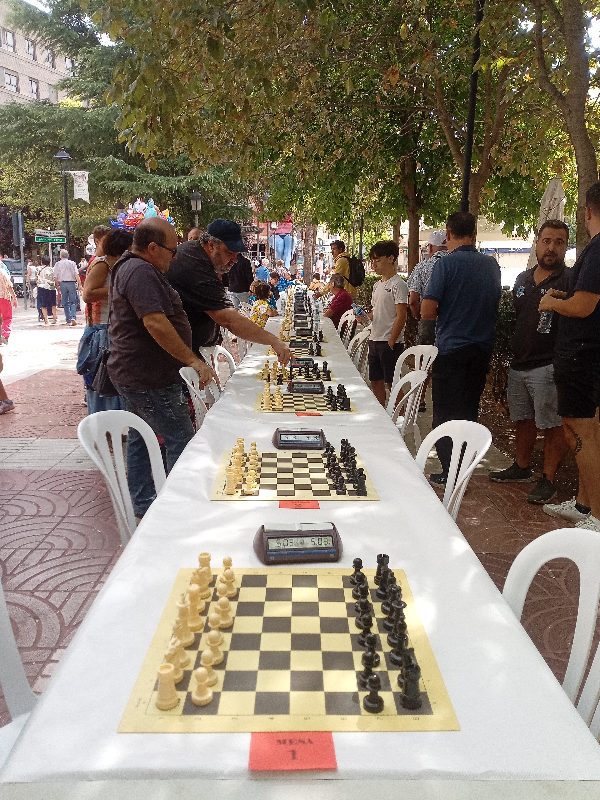 Calentamiento previo al Torneo Blitz